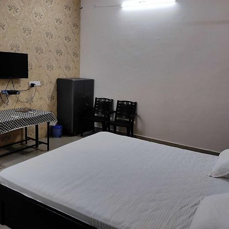 Oyo Lord Buddha Guest House Gorakhpur Exterior photo