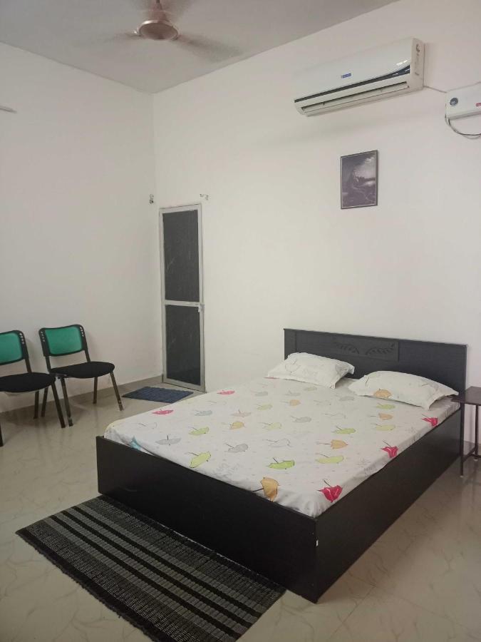 Oyo Lord Buddha Guest House Gorakhpur Exterior photo