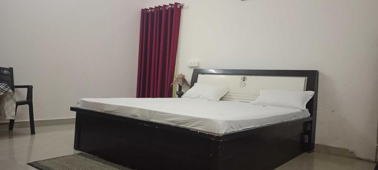 Oyo Lord Buddha Guest House Gorakhpur Exterior photo